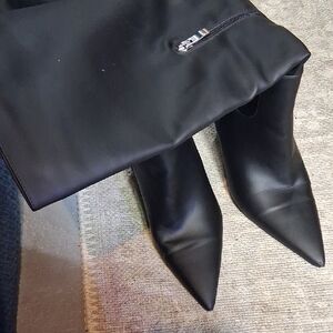 Elegant Black Heeled Boots